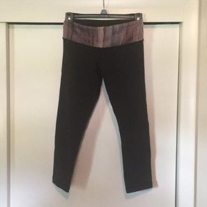 Lululemon cropped - size 4 - good used condition